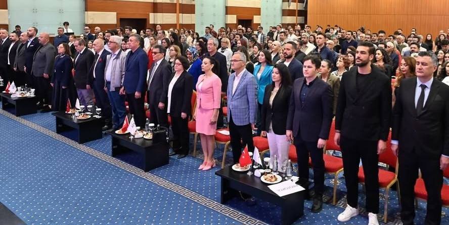 ADEM TOLUNAY ANADOLU LİSESİ MEZUNLARI DERNEĞİ